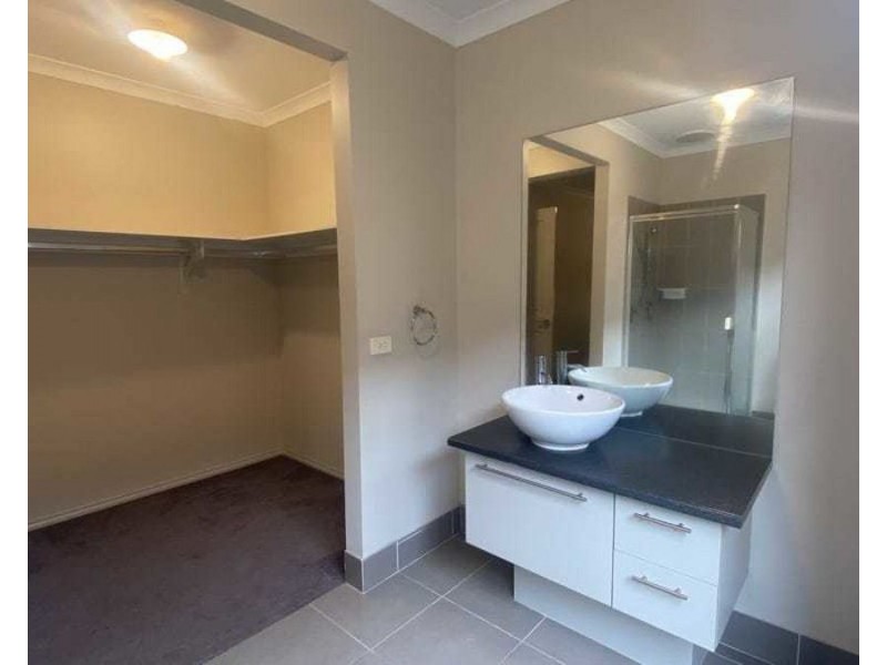 4 Maloney Avenue, Craigieburn VIC 3064