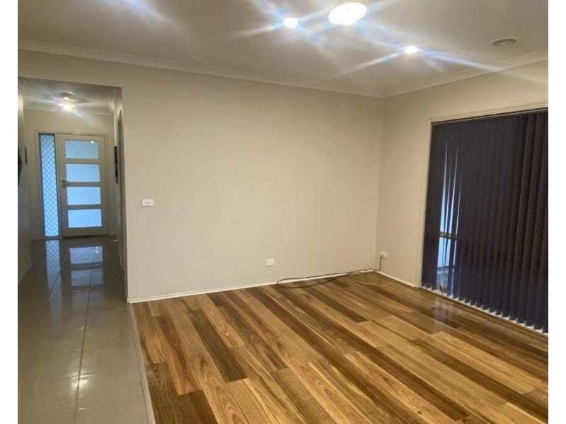 4 Maloney Avenue, Craigieburn VIC 3064