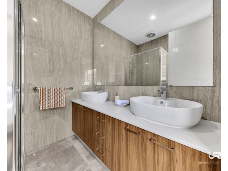 25 Fadaro St, Kalkallo VIC 3064