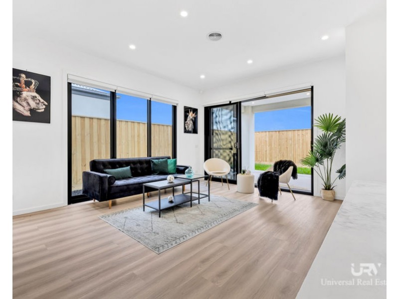 304 Brossard Rd, Mickleham VIC 3064