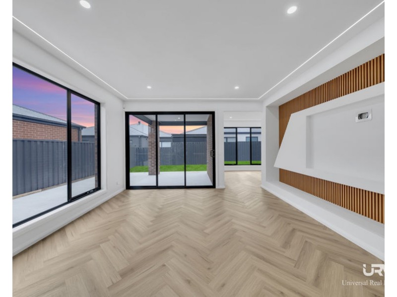 6 Caseys Way, Donnybrook VIC 3064
