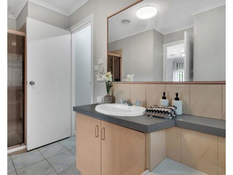 9 Edington Way, Craigieburn VIC 3064