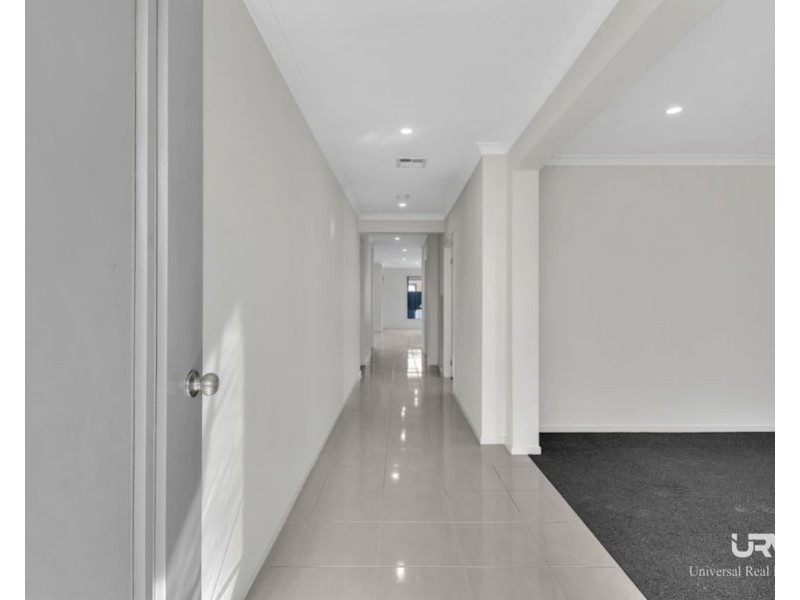 11 Guernsey St, Donnybrook VIC 3064