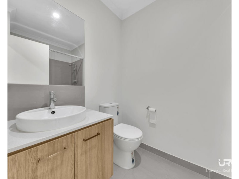 11 Guernsey St, Donnybrook VIC 3064