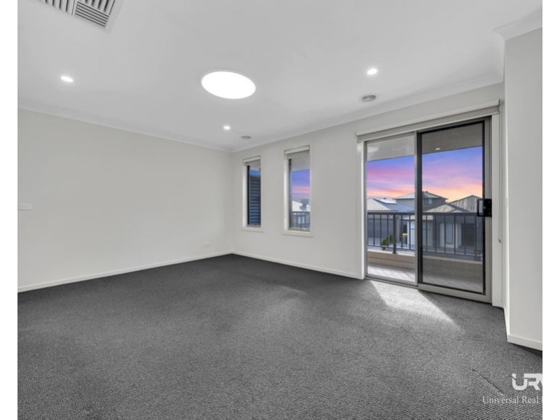 11 Guernsey St, Donnybrook VIC 3064