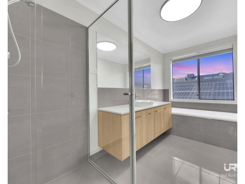 11 Guernsey St, Donnybrook VIC 3064