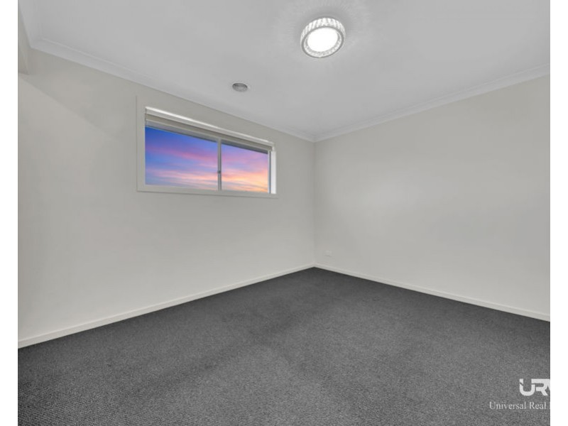 11 Guernsey St, Donnybrook VIC 3064
