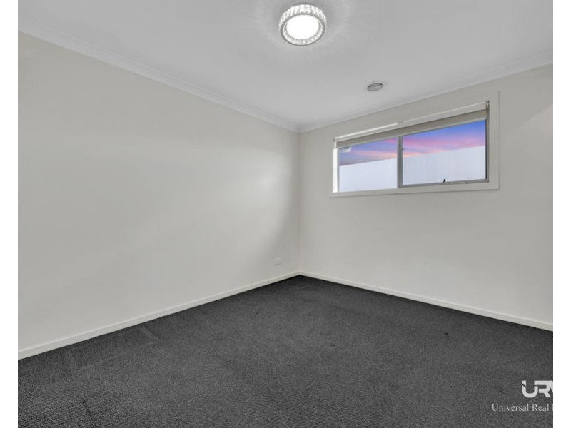 11 Guernsey St, Donnybrook VIC 3064