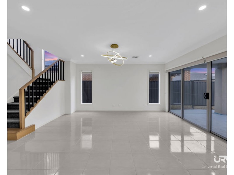 11 Guernsey St, Donnybrook VIC 3064
