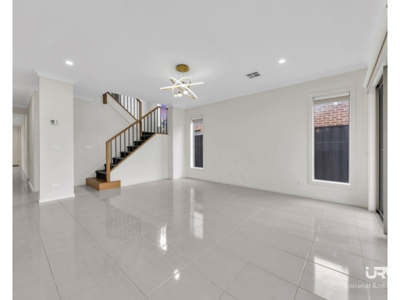 11 Guernsey St, Donnybrook VIC 3064