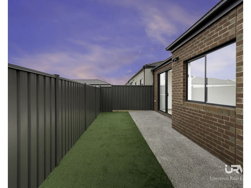 12 River Redgum Boulevard, Donnybrook VIC 3064