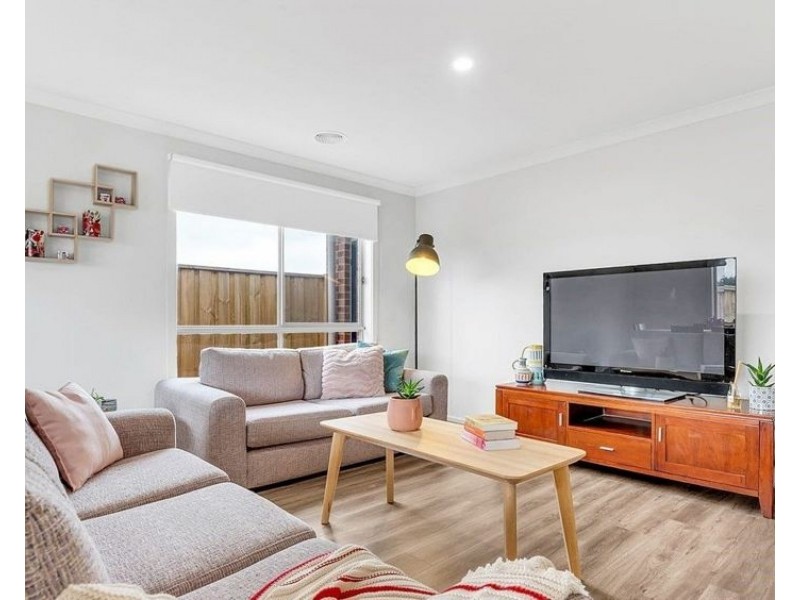 15 Joy Drive, Mickleham VIC 3064