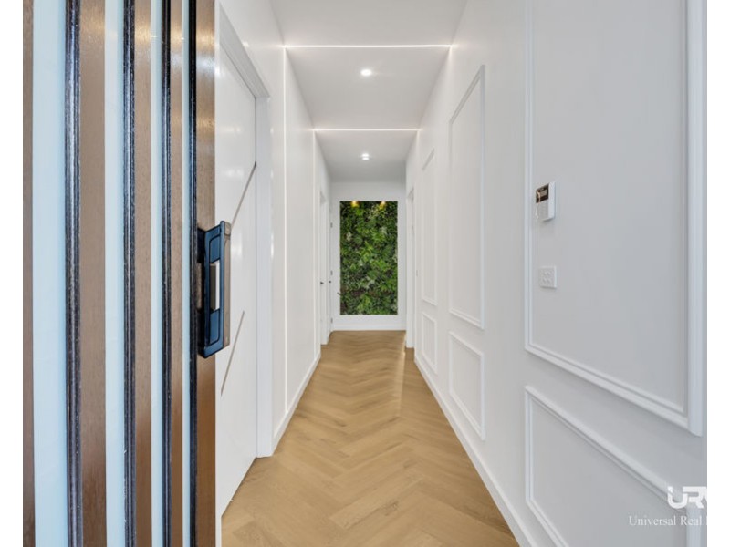 85 Aquamarine Drive, Mickleham VIC 3064