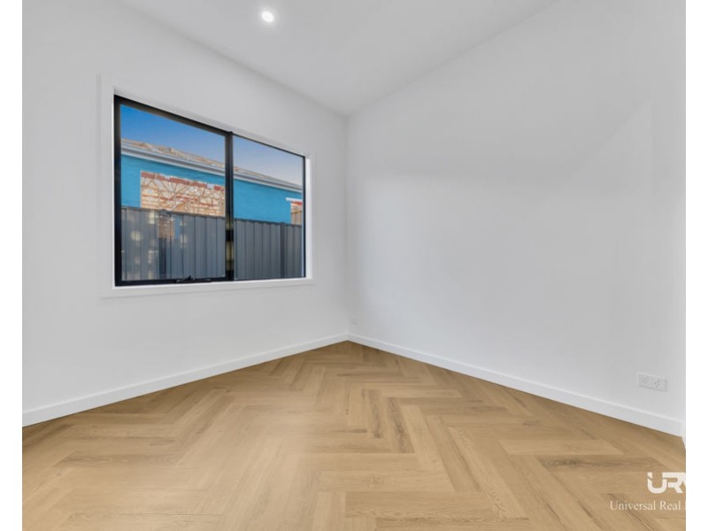 85 Aquamarine Drive, Mickleham VIC 3064