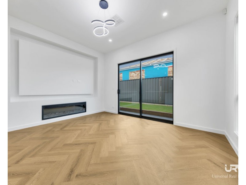 85 Aquamarine Drive, Mickleham VIC 3064
