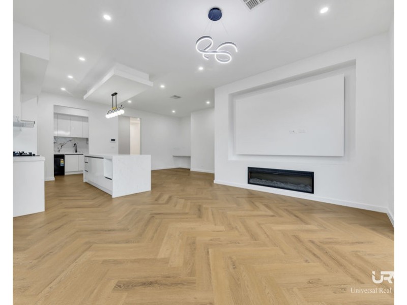 85 Aquamarine Drive, Mickleham VIC 3064