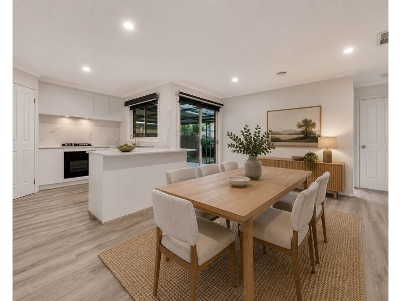 32 Lincolne Cres, Roxburgh Park VIC 3064