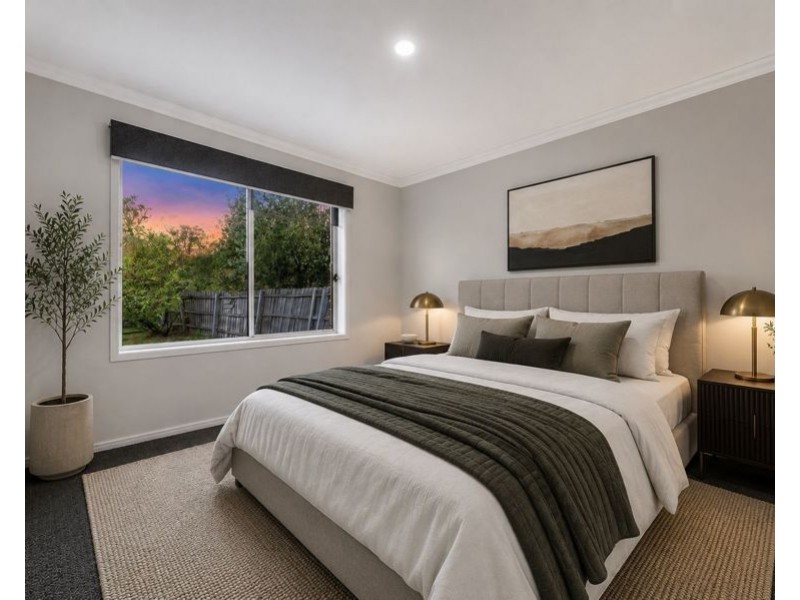 32 Lincolne Cres, Roxburgh Park VIC 3064