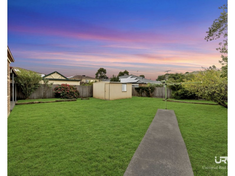 32 Lincolne Cres, Roxburgh Park VIC 3064