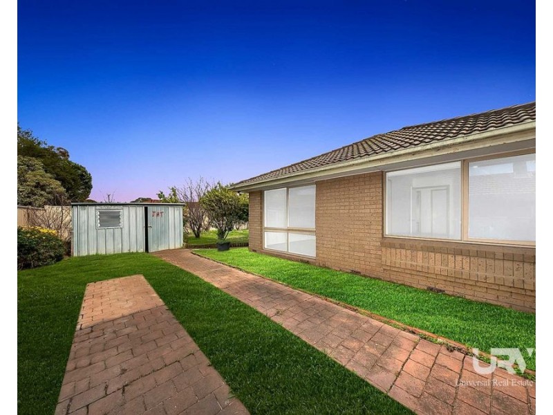 17 Carlisle, Craigieburn VIC 3064