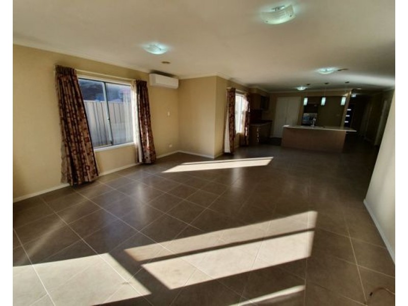 67 Newbury Bvd, Craigieburn VIC 3064