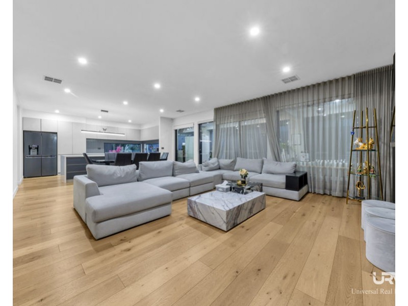 20 Regal Rise, Craigieburn VIC 3064