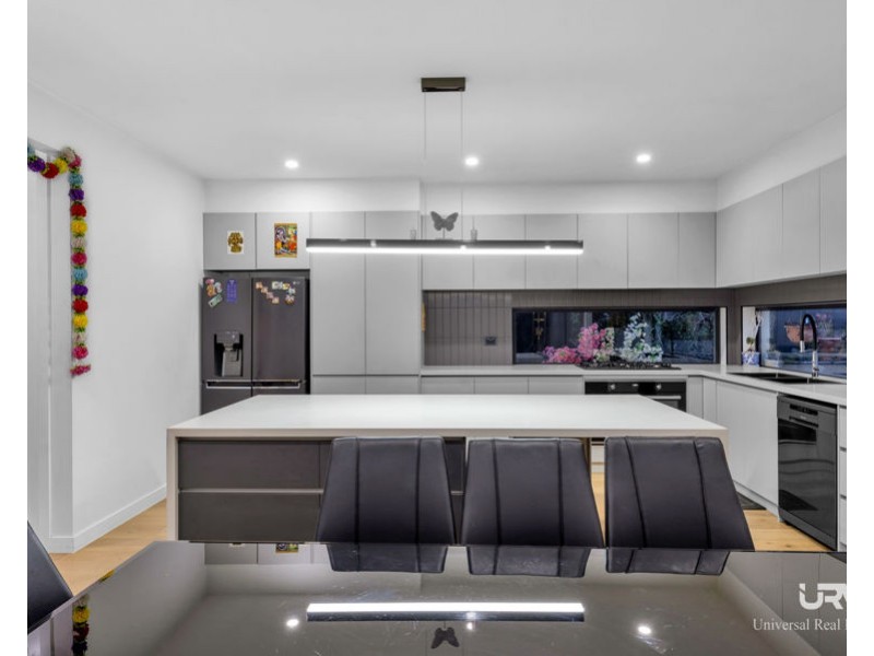 20 Regal Rise, Craigieburn VIC 3064