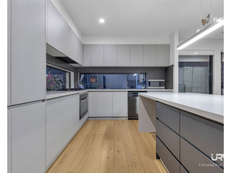 20 Regal Rise, Craigieburn VIC 3064