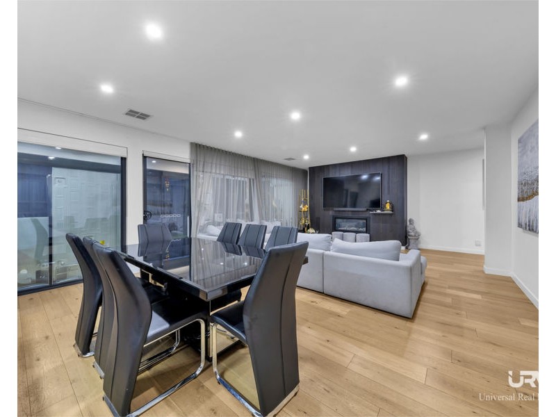 20 Regal Rise, Craigieburn VIC 3064
