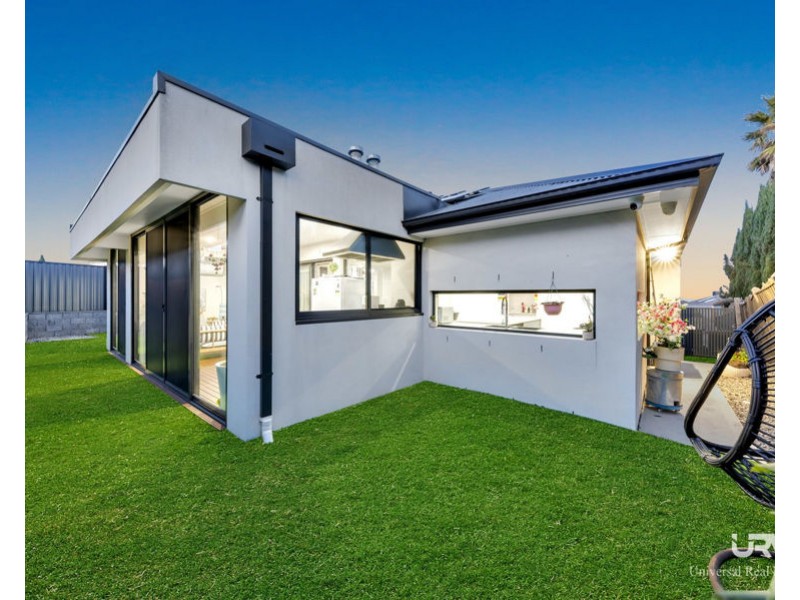 20 Regal Rise, Craigieburn VIC 3064