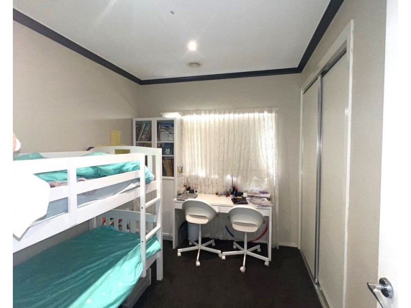 37 Hoxton Crescent, Craigieburn VIC 3064
