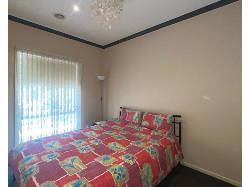 37 Hoxton Crescent, Craigieburn VIC 3064