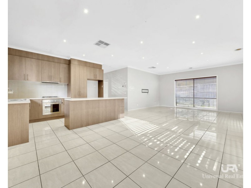 3 Hibernia Place, Craigieburn VIC 3064