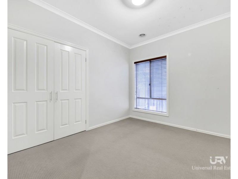 3 Hibernia Place, Craigieburn VIC 3064