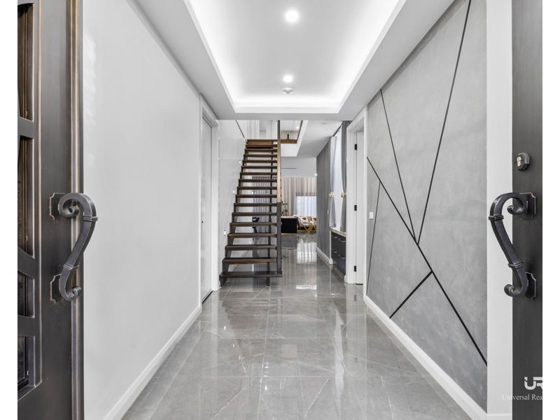 10 Reef Street, Craigieburn VIC 3064