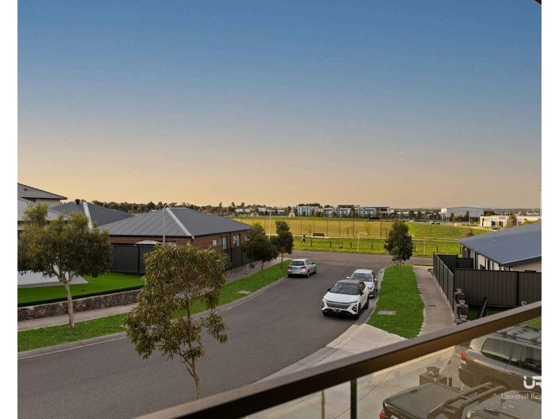 10 Reef Street, Craigieburn VIC 3064