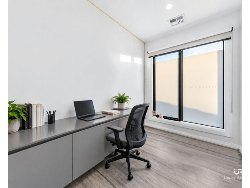 10 Reef Street, Craigieburn VIC 3064