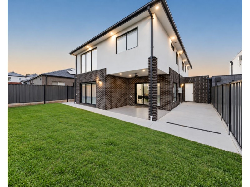 10 Reef Street, Craigieburn VIC 3064