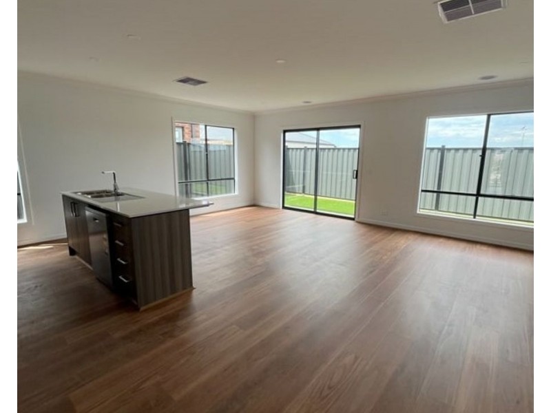18 Times Street, Kalkallo VIC 3064