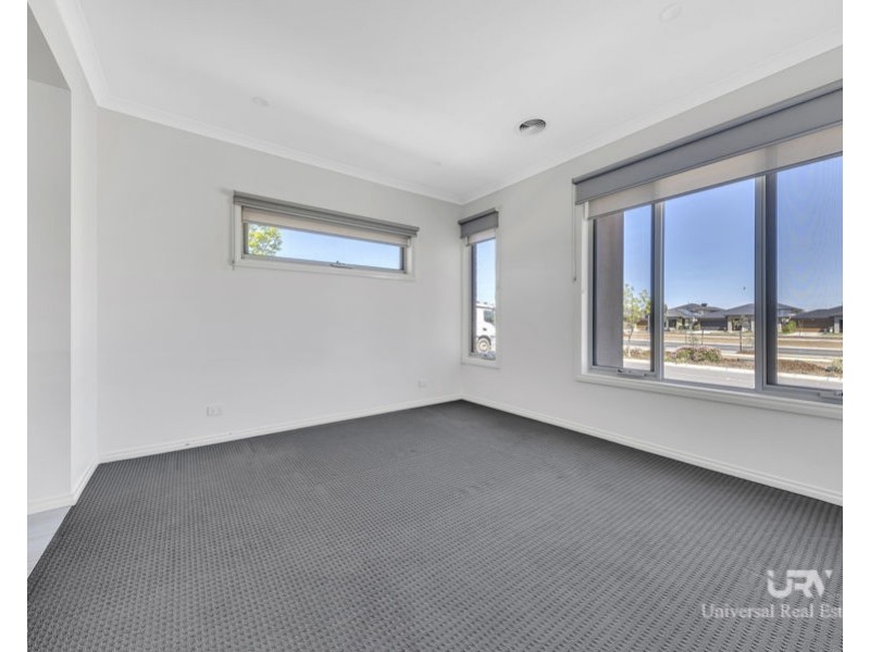 14 Gundagai Circuit, Kalkallo VIC 3064