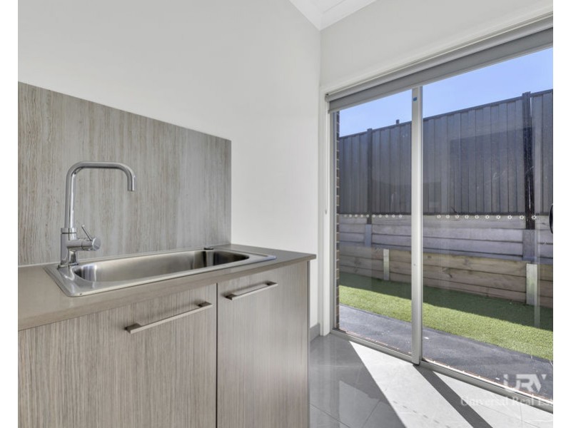 14 Gundagai Circuit, Kalkallo VIC 3064