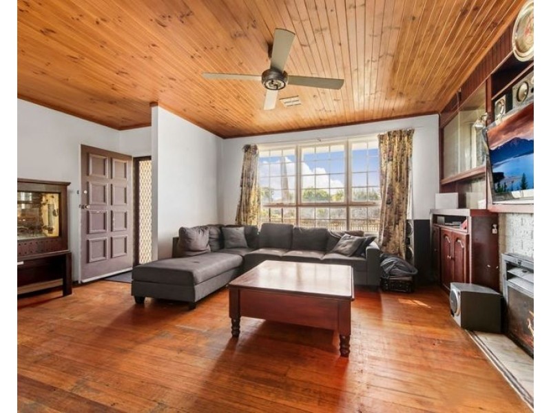 14 Toolern Street, Melton South VIC 3338