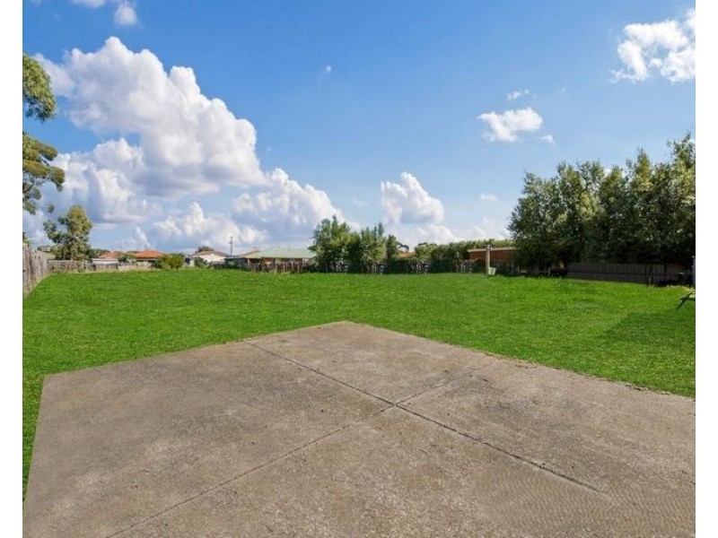 14 Toolern Street, Melton South VIC 3338