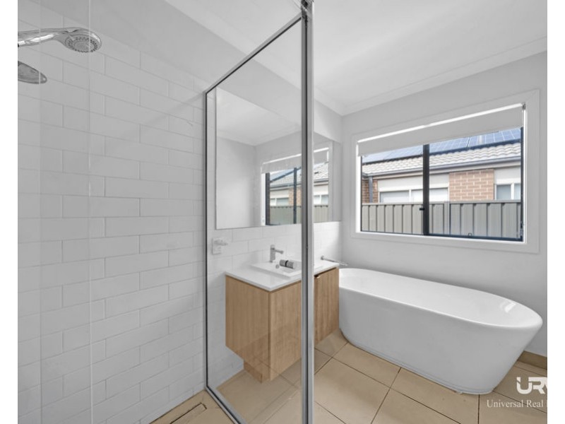 11 Flame Rd, Kalkallo VIC 3064
