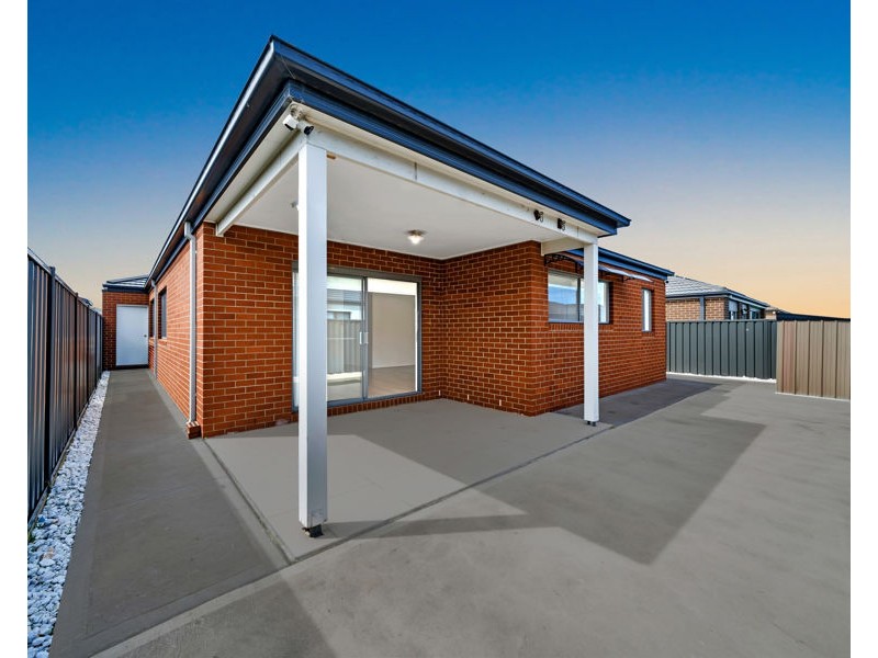 11 Flame Rd, Kalkallo VIC 3064