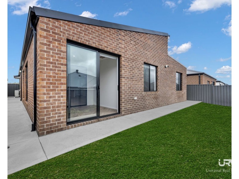 17 Shelly Street, Donnybrook VIC 3064