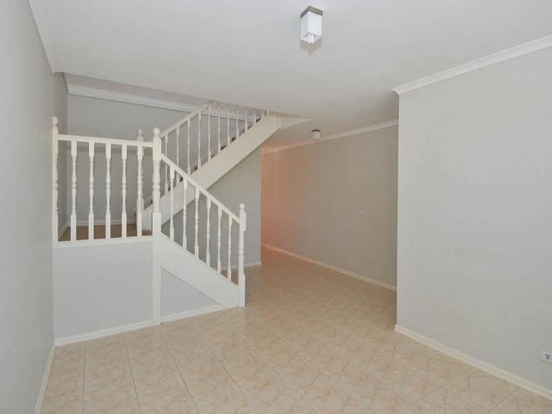 6/7 TOPAZ PLACE, St Albans VIC 3021