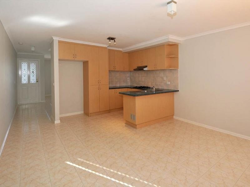 6/7 TOPAZ PLACE, St Albans VIC 3021