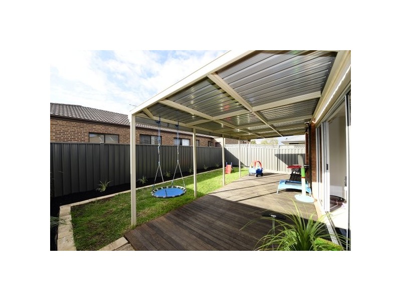 23 Ashgrove Drive, Deer Park VIC 3023