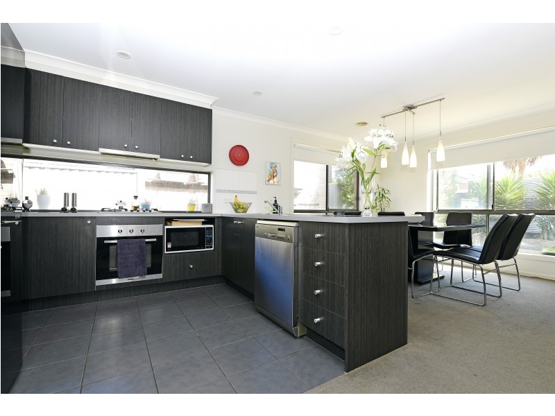 27 Hatfield Place, Deer Park VIC 3023